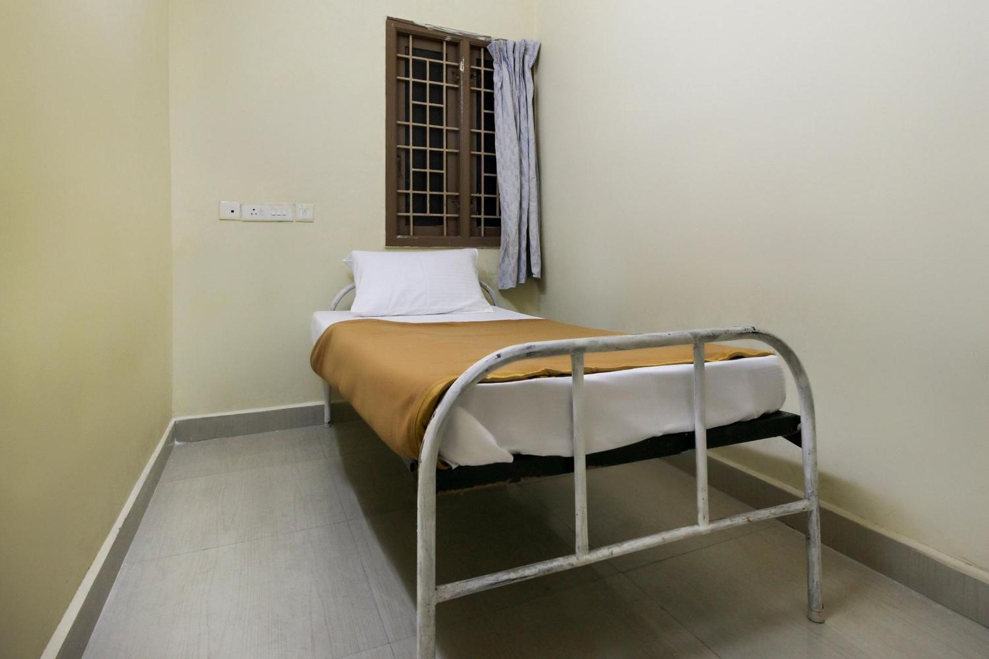 Готель Spot On Jayalakshmi Residency Non Ac Kovilpatti Екстер'єр фото